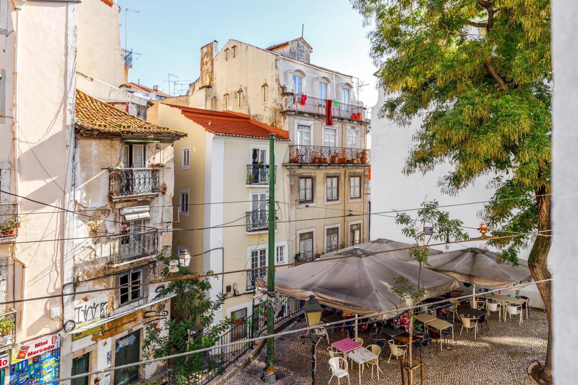 Typical Apartment Alfama-Center Lissabon Buitenkant foto